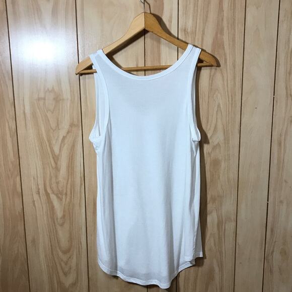 a.n.a A New Approach White V-Neck Sleeveless Tank Top L - Picture 2 of 4